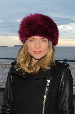 Erin Richards filming on Penarth Pier January 2016 (cropped)