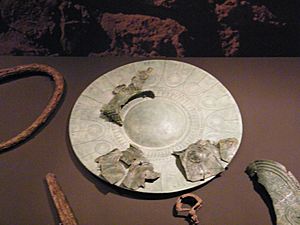 Fragmento de umbo de escudo ibero de bronce (MARQ)