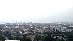 Intramuros and South Harbor (top shot) (Manila)(2018-02-07)