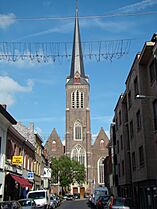 Izegem Sint-Tillokerk ext-01.JPG