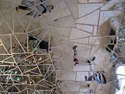 Niki de saint-phalle, giardino dei tarocchi, imperatrice, interno, mosaico di specchi 01