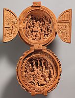Prayer Bead with the Adoration of the Magi and the Crucifixion MET DP371962