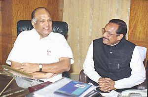 Shri Sharad Pawar assumes the charge of Union Minister for Agriculture, Food & Civil Supplies, Consumer Affairs and Public Distribution in New Delhi on May 24, 2004