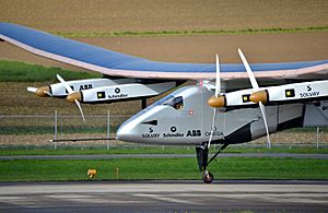 Solar Impulse SI2 pilote Bertrand Piccard Payerne November 2014