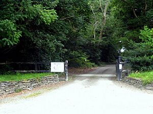The entrance to Nine Ashes (geograph 2519880)