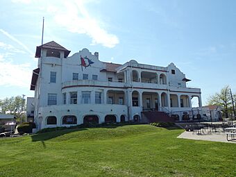 Toledo Yacht Club, May 2023.jpg