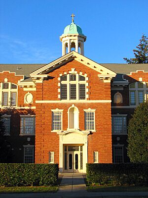 Villa St Rose entrance facade - Portland Oregon
