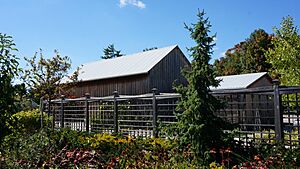 14143 MacEwan Barn 01