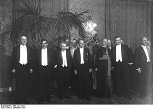 Bundesarchiv Bild 102-12339, Berlin, Reichskanzlei, Besuch französischer Minister