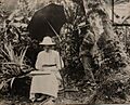 Elisabeth Krämer-Bannow auf einer Forschungsreise auf die Palau-Inseln im westl. Pazifik, 1909