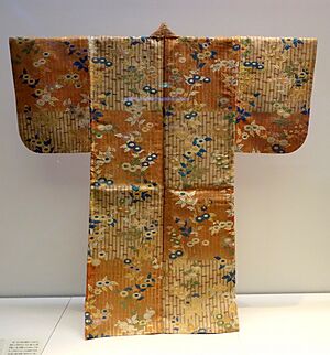 Karaori Garment (Noh costume), Edo period, 18th century, bamboo and chrysanthemum design on red and white checkered ground - Tokyo National Museum - DSC06159