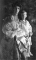 Lucy Kennedy Miller and children (1919)