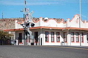 Mission Style ATSF-BNSF-Santa Fe Train Station Kingman-AZ 2012-01-25