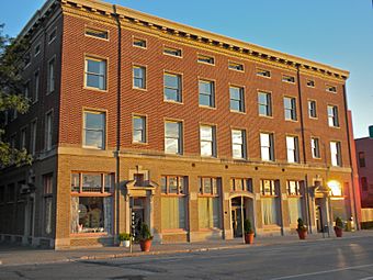 Northwestern Hotel Des M Iowa.JPG