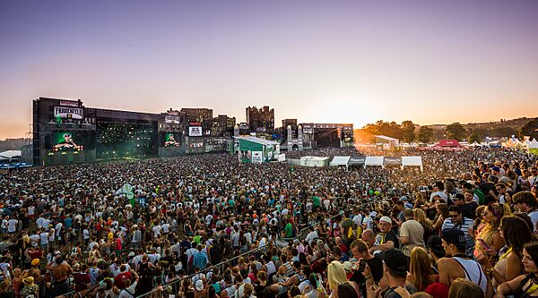 OpenairFraunfeld CypressHill Sonnenuntergang-by NathanaelKoehler