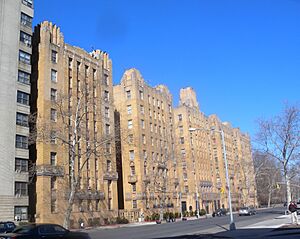 Park Plaza Apts 1001 Jerome Av jeh
