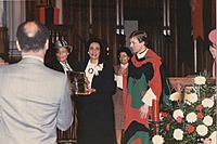 Photograph- Coretta Scott King receiving award from Fr. Pfleger and St. Sabina (14726475336)