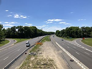 2021-06-24 14 26 16 View south along Interstate 295 from the overpass for New Jersey State Route 47 (Delsea Drive) in Westville, Gloucester County, New Jersey