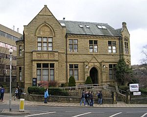 Dewsbury and District Technical School of Art and Science - Halifax Road - geograph.org.uk - 707276