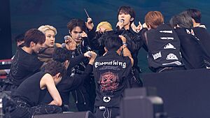 Glasto24 28 300624 (57 of 545) (53837651031) (cropped)