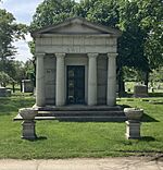Grave of Gustavus Franklin Swift (1839–1903) at Mount Hope Cemetery, Chicago 1