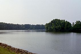 Lake murphysboro 1 (2238805196).jpg