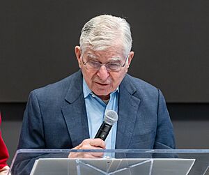 Michael Dukakis 53663330063 o (1)