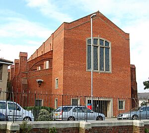 St Margaret of Scotland Church, Highland Road, Eastney, Portsmouth (October 2017) (6)