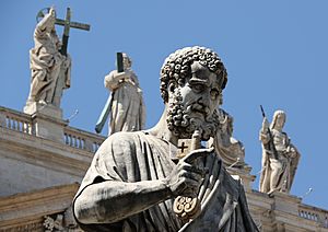 Statua di San Pietro realizzata da Giuseppe De Fabris - Piazza di San Pietro