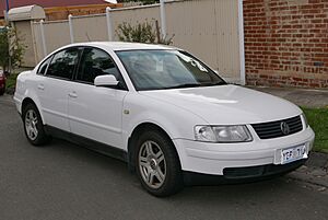 1999 Volkswagen Passat (3B MY00) V6 Syncro sedan (2015-11-11) 01