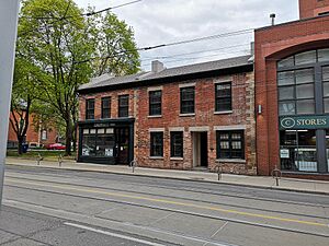 399-403 King St E