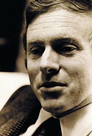 428-GX-USN 1160555 Don Walsh.jpg