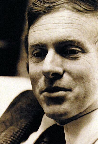 428-GX-USN 1160555 Don Walsh