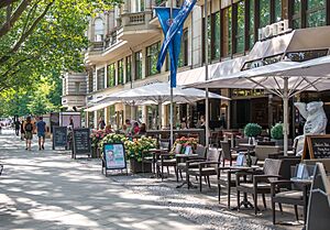 Berlin - Kürfurstendamm Gehsteig