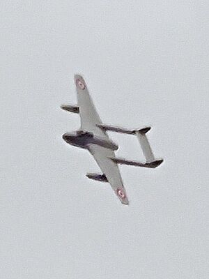Cmglee Duxford de Havilland Vampire LN-DHY