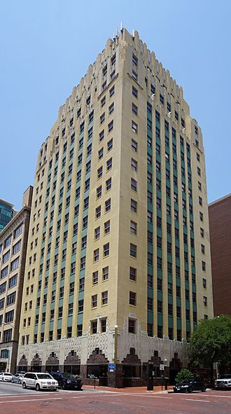 Fort Worth June 2016 57 (Sinclair Building).jpg
