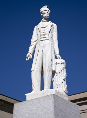 Lincoln statue by Highsmith