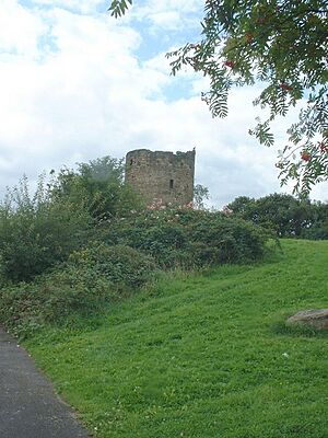 Remains of old windmill - geograph.org.uk - 1449373