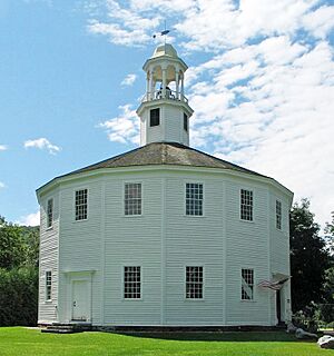 Round church richmond vermont 20040808