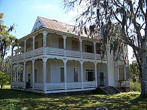 Saxon House Brooksville01