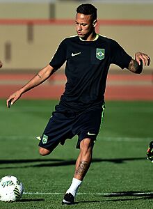 Seleção olímpica masculina de futebol faz primeiro treino em Brasília (28674892006) (cropped)