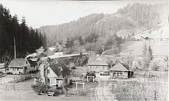 Tiller Ranger Station, Oregon, 1941.jpg