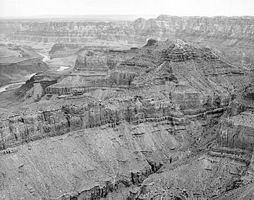 02176 A Grand Canyon Lipan Point (7944904390).jpg