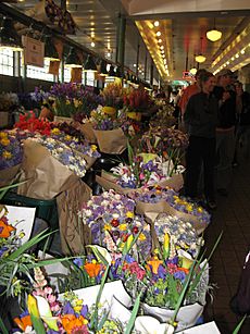 13 Pike Place Market flower vendor displays