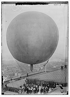 Albert Leo Stevens balloon at Manhattan Wanamaker's