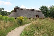 Boerderijen die gebouwd werden in de ijzertijd en bronstijd leken veel op elkaar Hunebedden centrum Borger