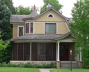 Calling House (Gothenburg, Nebraska) from E
