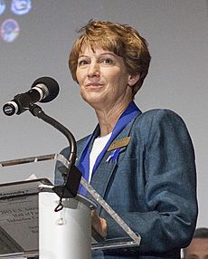 Eileen Collins inducted into the Astronaut Hall of Fame