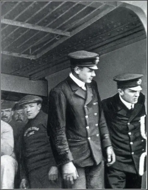 Lightoller and Murdoch, last photo on Titanic.webp