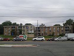 Apartment complex in Lincolnia, May 2017